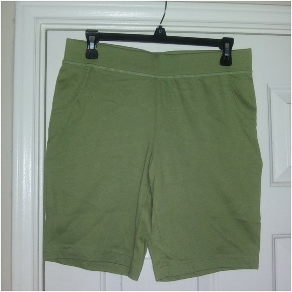 3 for $20: Olive Green Biker Shorts-Size 4-6 - Picture 2 of 4